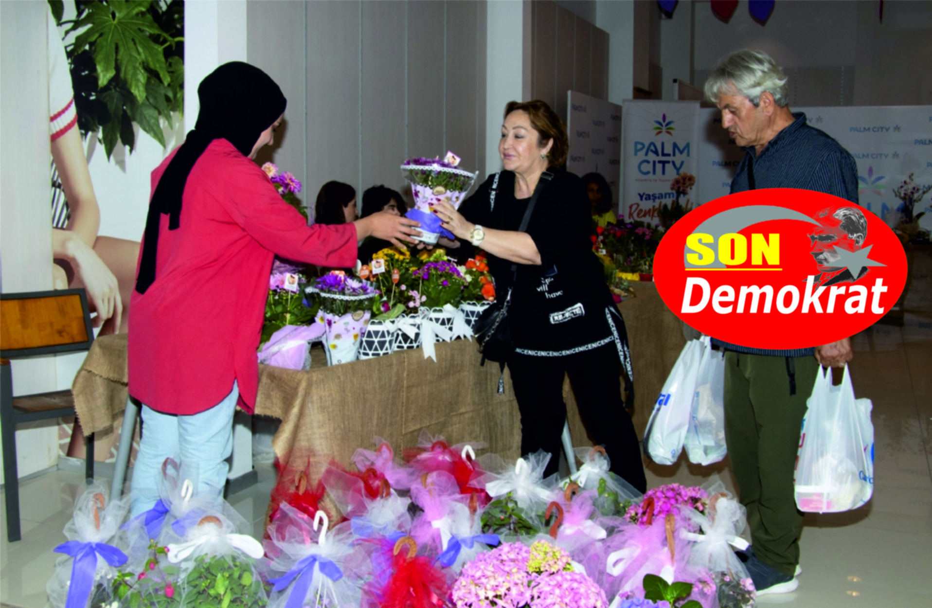 En Güzel Çiçekler Anneler İçin Büyükşehir’in Stantlarında