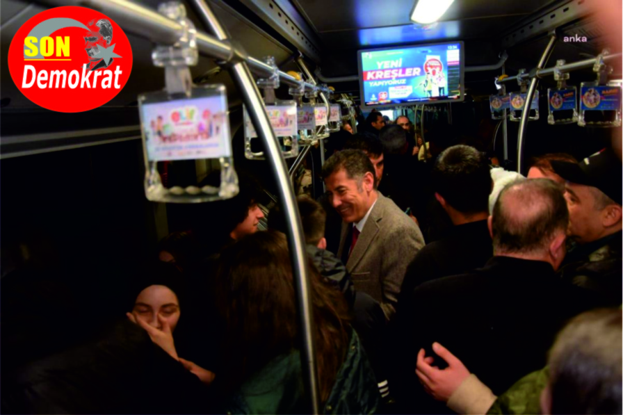 Sinan Oğan ve Zafer Partisi Genel Başkanı Ümit Özdağ, metrobüste seçim broşürü dağıttı.