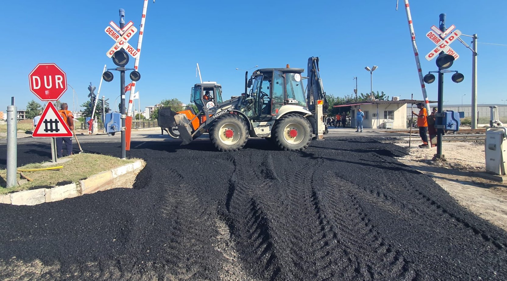 TARSUS GAZİPAŞA HEMZEMİN GEÇİDİNDE KAPSAMLI BAKIM