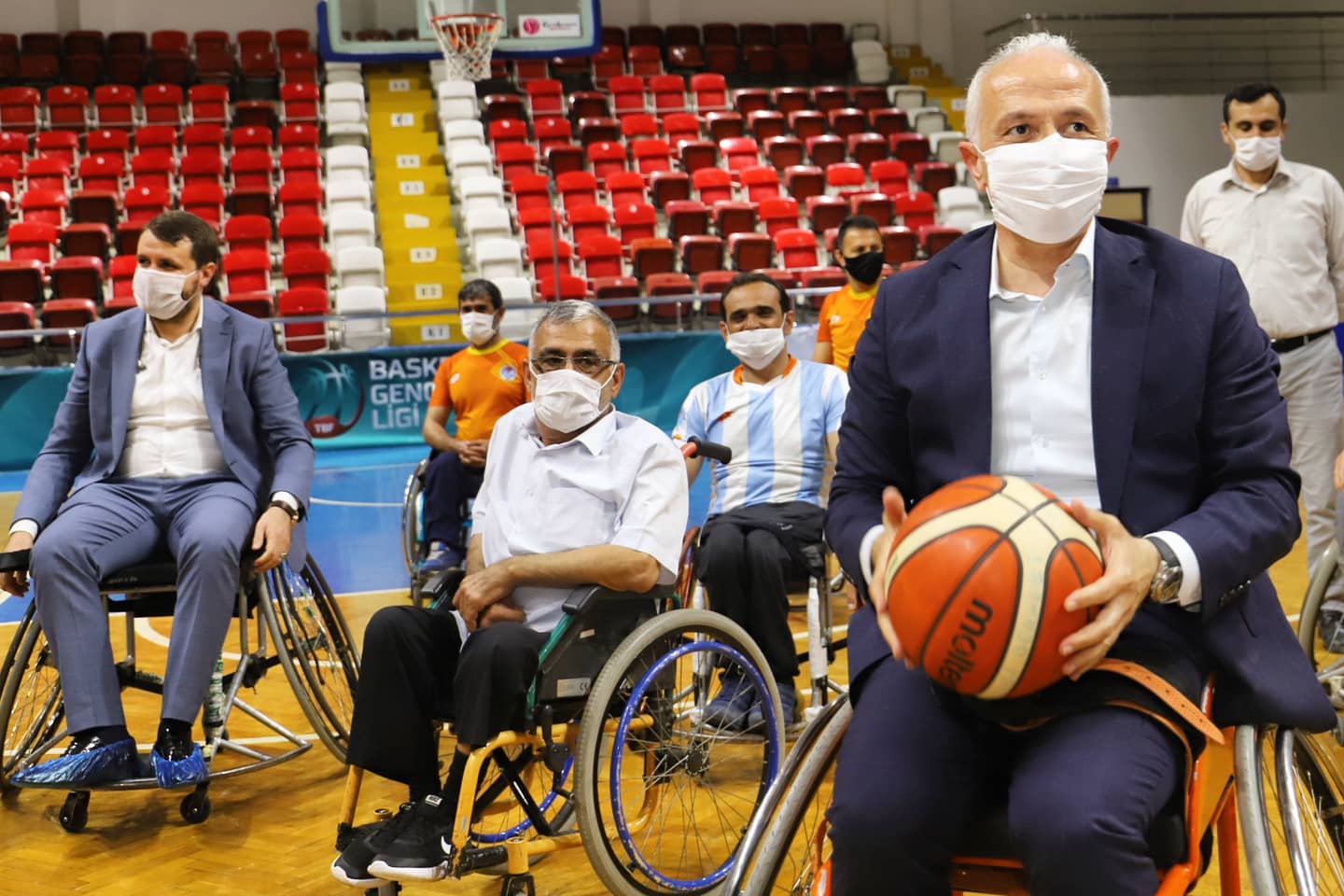 TEKERLEKLİ SANDALYE BASKETBOL TAKIMI 2’İNCİ LİGE ÇIKTI